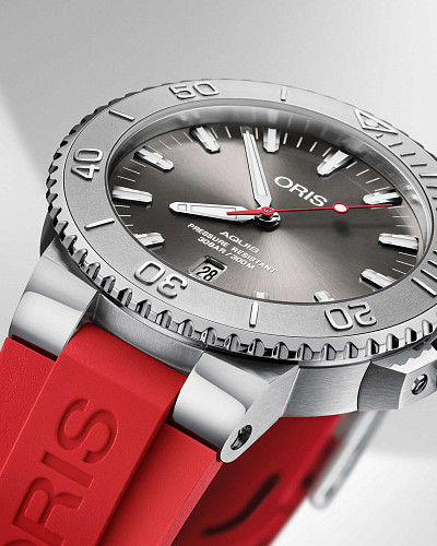 Oris Aquis Date Relief  01 733 7730 4153-07 4 24 66EB